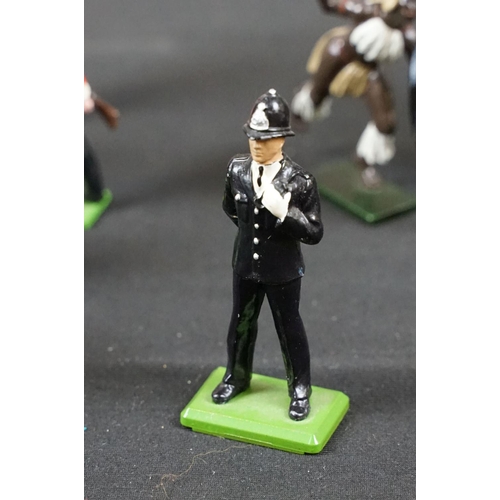 250A - Collection of 14 boxed / carded / bagged metal figures to include 4 x Britains Trooping The Colour f... 