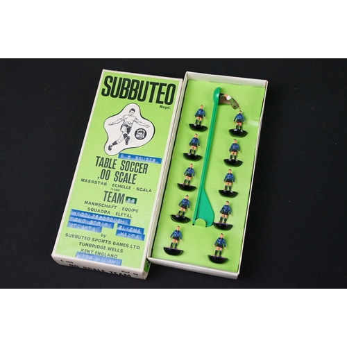 262 - Subbuteo - Boxed HW / LW Teams & accessories featuring C133 Interchangable Goalkeepers, 58 Inter Mil... 