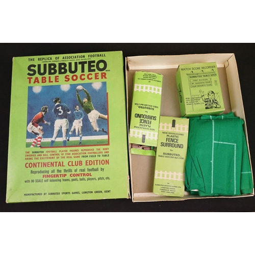 262 - Subbuteo - Boxed HW / LW Teams & accessories featuring C133 Interchangable Goalkeepers, 58 Inter Mil... 