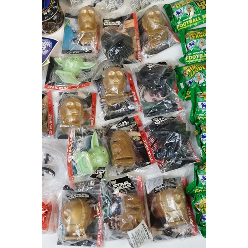 269 - Collection of 90s collectibles to include sealed point of sale Star Wars Topps Candy Containers with... 