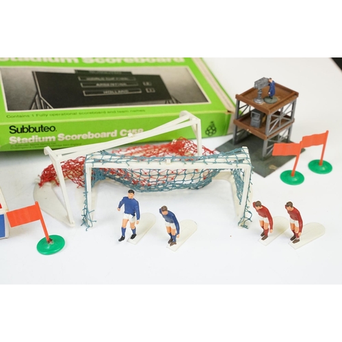 270 - Subbuteo - Collection of mainly HW Subbuteo to include 16 x boxed teams featuring The Arsenal, Brazi... 