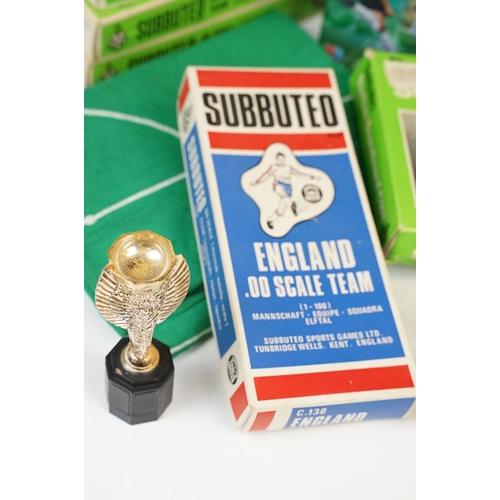 270 - Subbuteo - Collection of mainly HW Subbuteo to include 16 x boxed teams featuring The Arsenal, Brazi... 