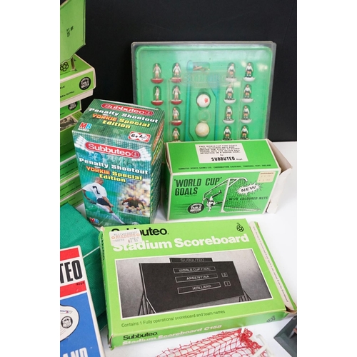 270 - Subbuteo - Collection of mainly HW Subbuteo to include 16 x boxed teams featuring The Arsenal, Brazi... 