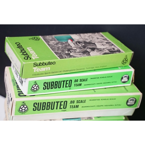 270 - Subbuteo - Collection of mainly HW Subbuteo to include 16 x boxed teams featuring The Arsenal, Brazi... 