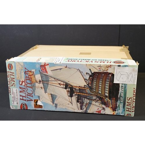 274 - Cased Airfix HMS Victory Ship display plastic model kit contained within clear plastic case, all bui... 