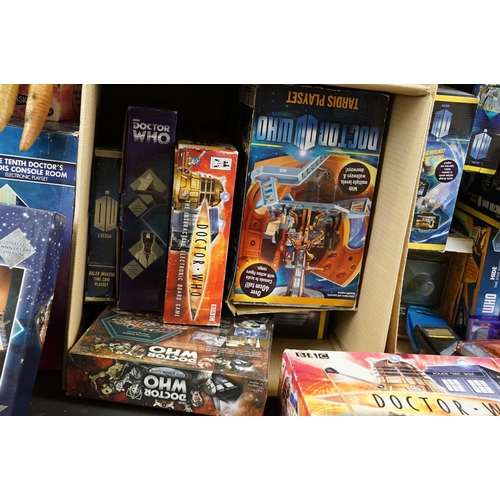 289 - 25 Boxed Character Doctor Who puzzles, chess sets, play sets & board games to include Tardis Play Se... 