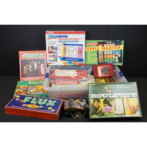 299 - Collection of various boxed games to include Roulette, Spear's Spell Master, Tom & Jerry Tiddlywinks... 