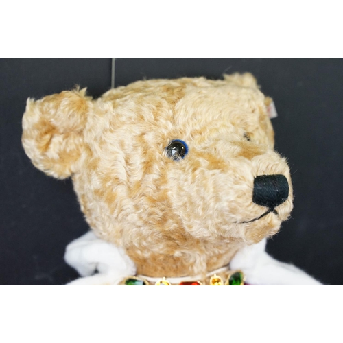 330 - Boxed Steiff Ludwig II teddy bear, COA present (673627) with swan (673627), tearing to box lid