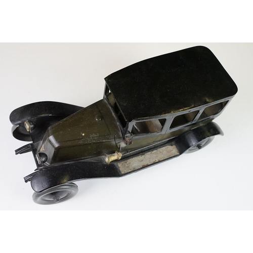 365 - JEP Paris tinplate clockwork Renault Saloon No 7392 model, circa 1925-1934, dark olive green body, b... 