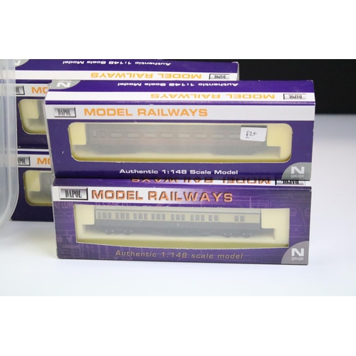 21 - 37 Boxed/cased Dapol N gauge items of rolling stock to include NC004B GWR SIPHON-H No 1432, NC014 BR... 