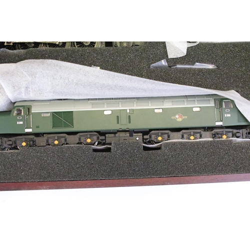 25 - Cased Bachmann OO gauge ltd edn two locomotive model boxed set of Gateshead Class A1 Sir Walter Scot... 