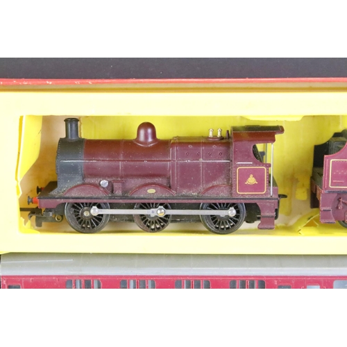 30 - Five boxed Triang / Hornby OO gauge train sets to include The Midlander (no box lid), RS59, RS8 The ... 