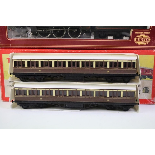 39 - Collection of OO gauge model railway to include boxed Airfix 54125-5 Caerphilly Castle locomotive (i... 