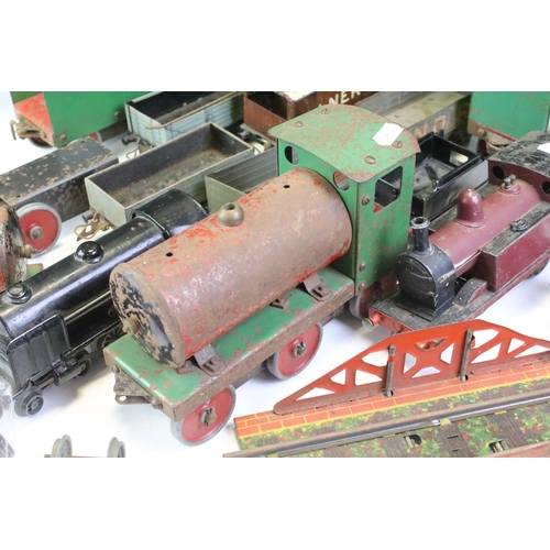 40 - Group of O gauge model railway to include Brighton 4-4-0 locomotive with tender in black livery, 5 x... 