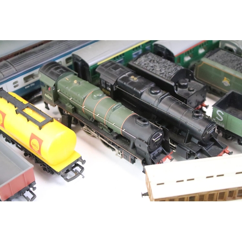 41 - Four OO gauge locomotives to include Mainline Royal Scot 46100 (a/f), Hornby 2-8-0 LMS with tender a... 