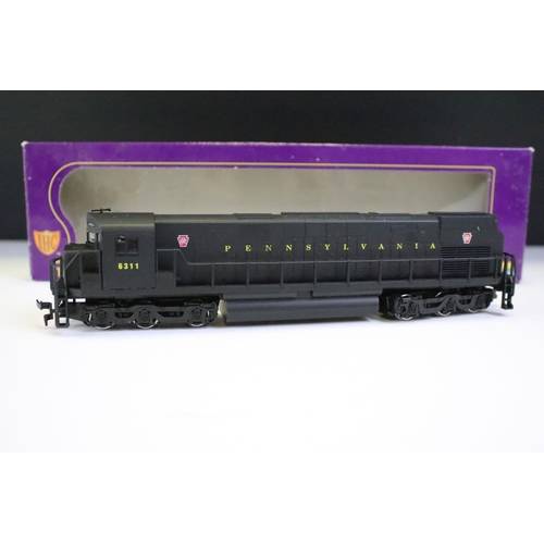 42 - Five boxed IHC International Hobby Corp HO gauge Pennsylvania locomotives to include 2-8-2 Mikado M9... 