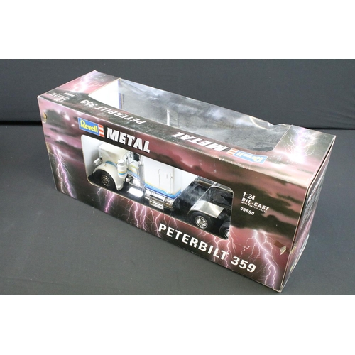 1198 - Two boxed diecast models to include Franklin Mint 1/43 scale The Ultimate Mobilo Mack Tractor Unit A... 