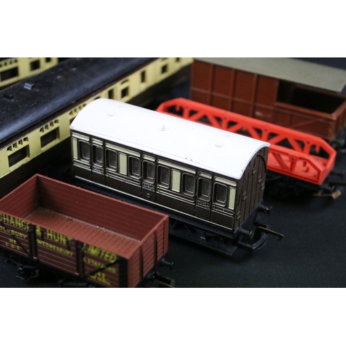 50 OO gauge items of rolling stock featuring Hornby, Triang, Hornby ...