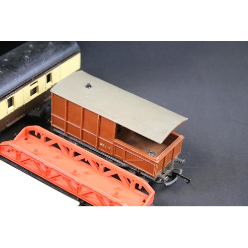 50 OO gauge items of rolling stock featuring Hornby, Triang, Hornby ...