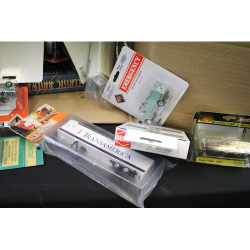 227A - Large collection of boxed / carded HO/OO gauge plastic & diecast trackside model vehicles to include... 