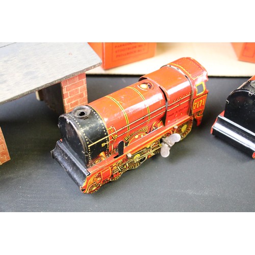 164 - Quantity of Hornby O gauge model railway to include boxed No 1 Timber Wagon, boxed No 1 Wagon, boxed... 