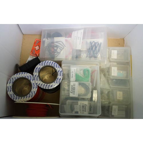 161 - Large quantity of OO / HO gauge model railway accessories to include Pro Scale Ltd kit built Cock o ... 