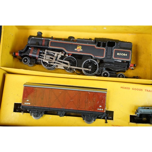 197 - Collection of Hornby Dublo to include boxed EDG19 train set with locomotive, rolling stock and track... 