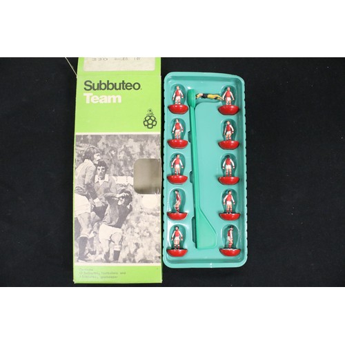 270 - Subbuteo - Collection of mainly HW Subbuteo to include 16 x boxed teams featuring The Arsenal, Brazi... 