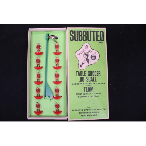 270 - Subbuteo - Collection of mainly HW Subbuteo to include 16 x boxed teams featuring The Arsenal, Brazi... 