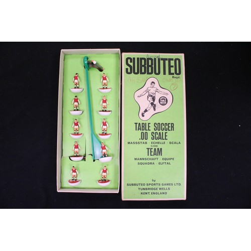 270 - Subbuteo - Collection of mainly HW Subbuteo to include 16 x boxed teams featuring The Arsenal, Brazi... 