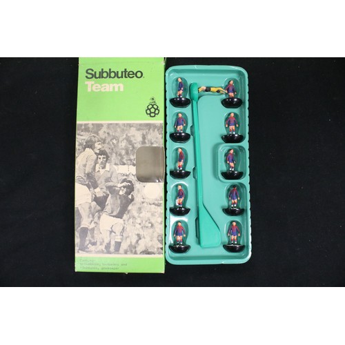 270 - Subbuteo - Collection of mainly HW Subbuteo to include 16 x boxed teams featuring The Arsenal, Brazi... 