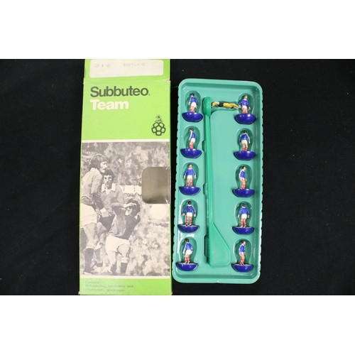 270 - Subbuteo - Collection of mainly HW Subbuteo to include 16 x boxed teams featuring The Arsenal, Brazi... 