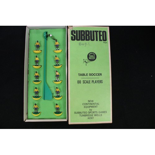 270 - Subbuteo - Collection of mainly HW Subbuteo to include 16 x boxed teams featuring The Arsenal, Brazi... 