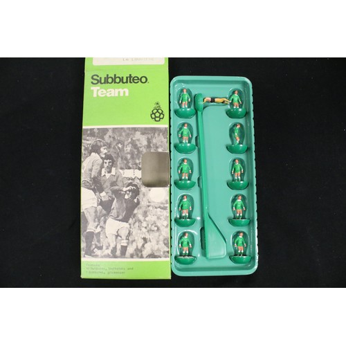 270 - Subbuteo - Collection of mainly HW Subbuteo to include 16 x boxed teams featuring The Arsenal, Brazi... 