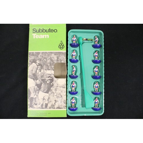 270 - Subbuteo - Collection of mainly HW Subbuteo to include 16 x boxed teams featuring The Arsenal, Brazi... 