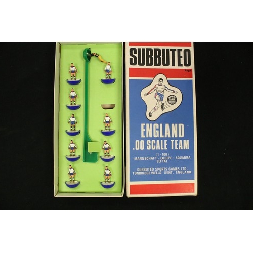 270 - Subbuteo - Collection of mainly HW Subbuteo to include 16 x boxed teams featuring The Arsenal, Brazi... 