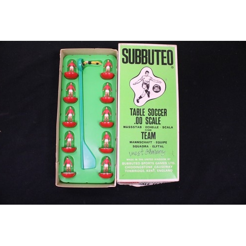 270 - Subbuteo - Collection of mainly HW Subbuteo to include 16 x boxed teams featuring The Arsenal, Brazi... 