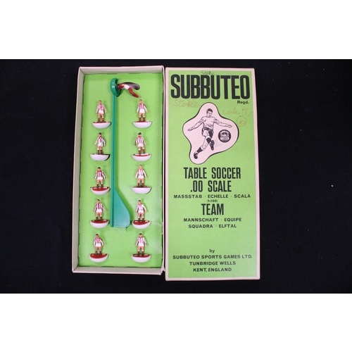 270 - Subbuteo - Collection of mainly HW Subbuteo to include 16 x boxed teams featuring The Arsenal, Brazi... 