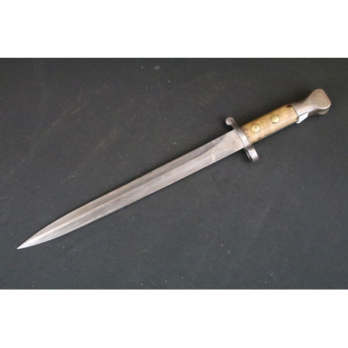 3 - A Victorian Lee Metford bayonet, nice clear markings to the blade, complete with scabbard and frog.