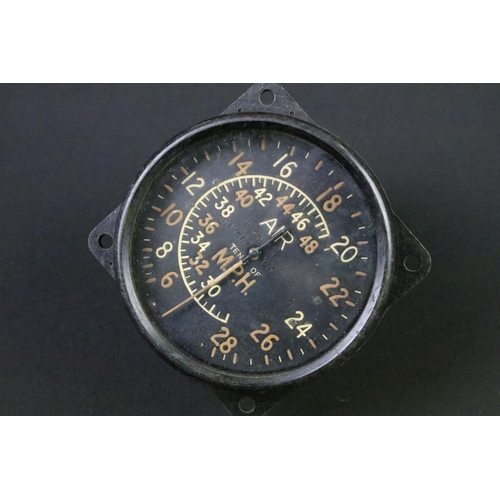 27 - A British military issued RAF / Air Ministry aircraft speedometer display gauge.