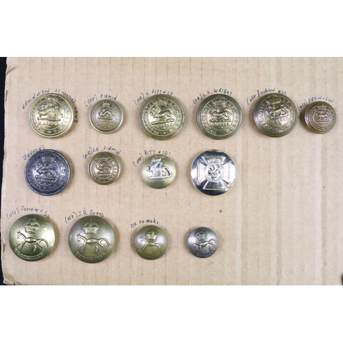 90 - A collection of mainly British military regimental buttons, mostly Kings Crown World War One and Wor... 