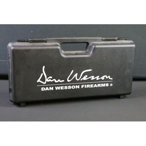 172 - A Diana Model 5 Cal. 4.5 / .177 air target pistol in hard case.