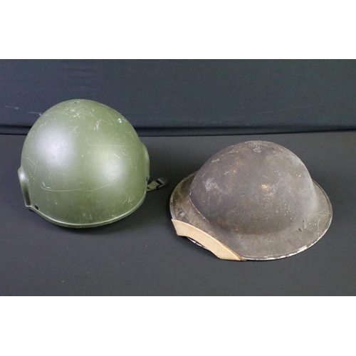 287 - Two British military helmets to include a Brodie example