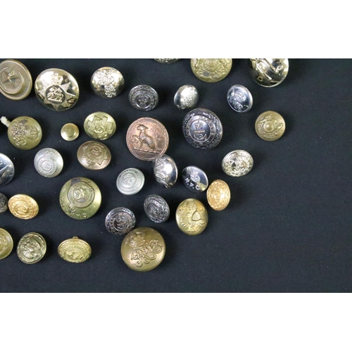 71 - A large collection of loose mainly military buttons to include Kings Crown and Queens Crown examples... 