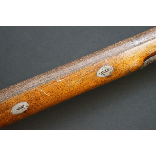 121 - An antique muzzle loading riffle, missing trigger mechanism.