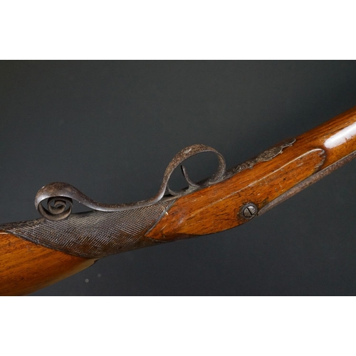 121 - An antique muzzle loading riffle, missing trigger mechanism.