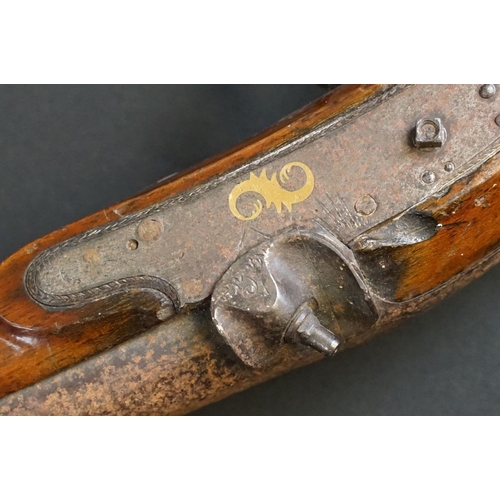 121 - An antique muzzle loading riffle, missing trigger mechanism.