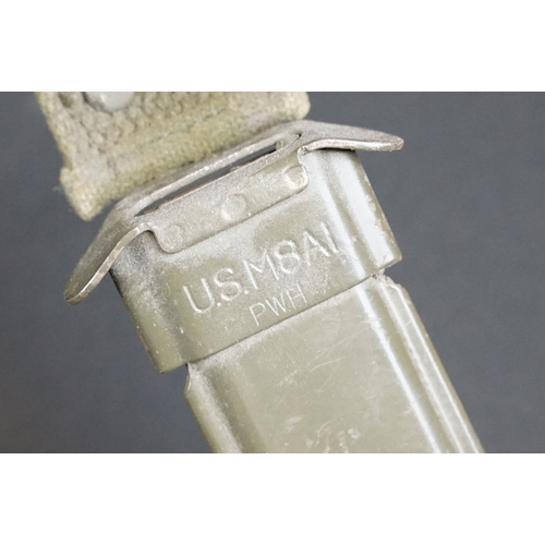 189 - A United States M7 bayonet together with M8A1 scabbard.