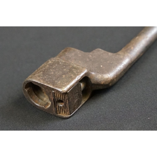 192 - A British Lee Enfield No.4 MK.II bayonet.