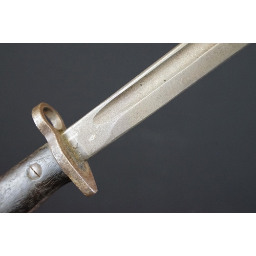 194 - A British 1907 Pattern bayonet together with scabbard.
